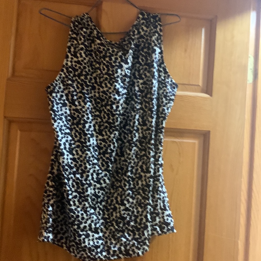 NWOT Banana Republic Shell - Size M - Picture 2 of 3